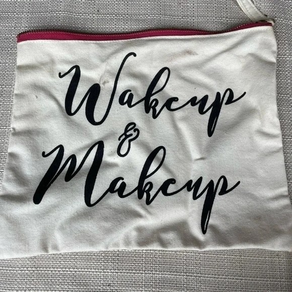 *NEVER USED* Makeup Bag, Hair Ties, Shine Control Powder, and Highlighter Bundle - Picture 11 of 11